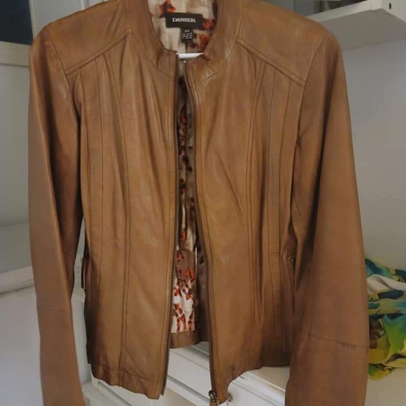 Leather coats - Picture 5 of 5